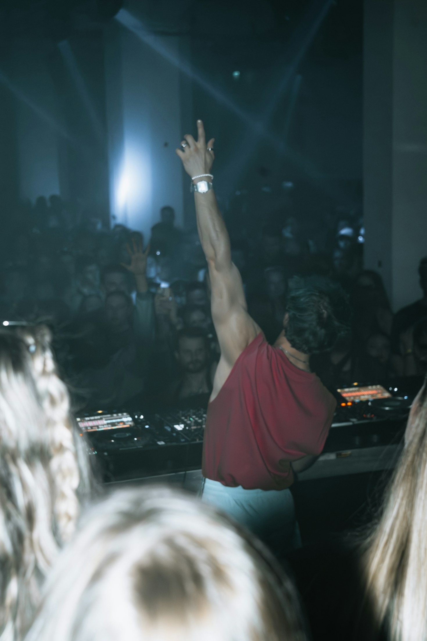 Farben und Formen: Manoazuls hypnotische Welt